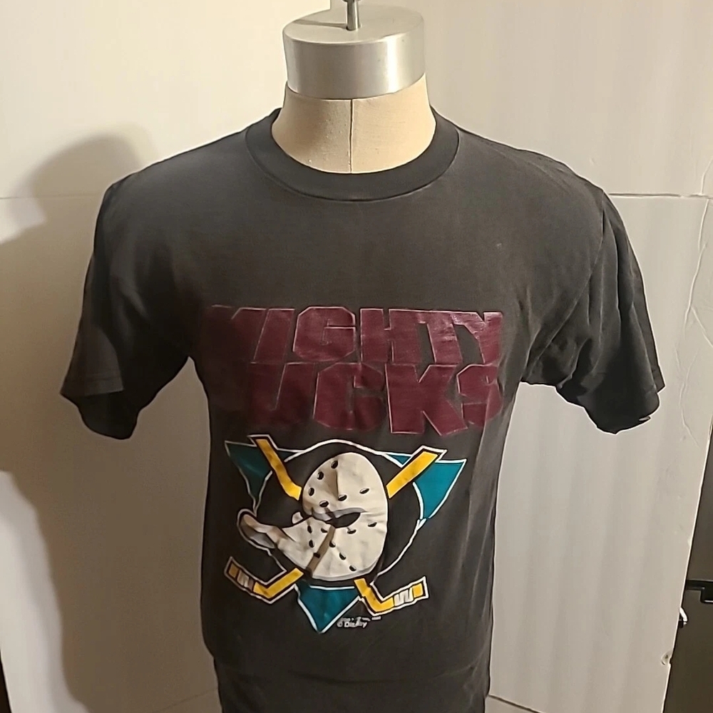 DISNEY ANAHEIM MIGHTY DUCKS VTG 1993 M SHIRT LOGO 7 NHL HOCKEY SOFT MOVIE EUC
